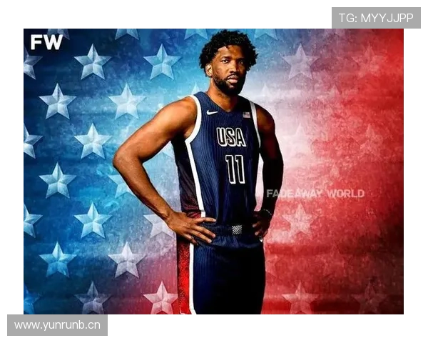 刷到乔尔·恩比德家里照片，客厅像度假村大堂，我这租房酸了