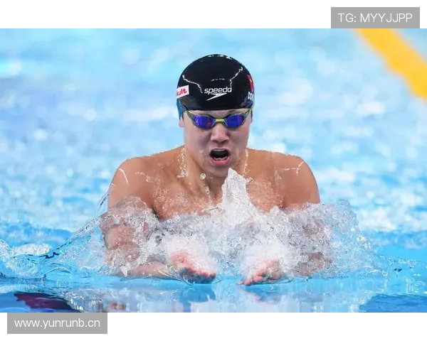 刷到董志豪的日常图，像在看明星生活志，包里那几样东西直接把我劝退了